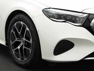 Mercedes E 200 T. Avantgarde Digital+AHK+360°+Memory (2023) - Photo 9