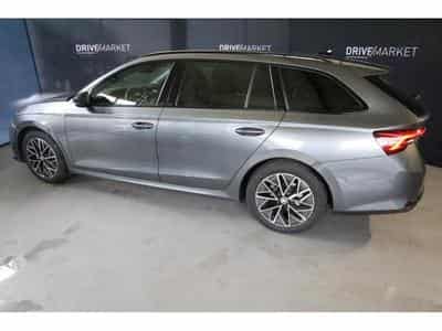 Skoda Octavia Sportline (2024) - Photo 11