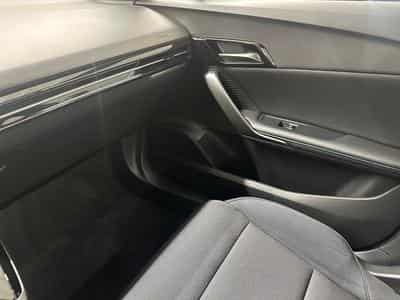 MG MG4 STANDARD (2023) - Photo 9