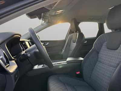 Volvo XC60 B4 Core / Diesel (2023) - Photo 10