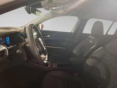 Jeep Avenger SUMMIT (2023) - Photo 11