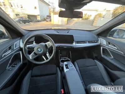 BMW iX1 Sport M (2024) - Photo 11