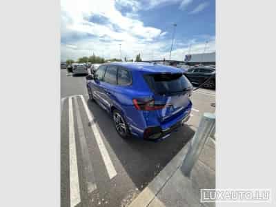 BMW iX1 Sport M (2024) - Photo 3