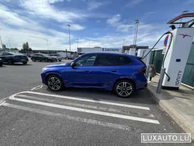 BMW iX1 Sport M (2024) - Photo 4