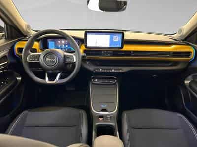 Jeep Avenger SUMMIT (2023) - Photo 8