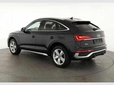 Audi Q5 Sportback 55 TFSI e quattro S line (2024) - Foto 3