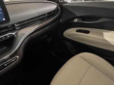 Fiat 500 BEV (2024) - Photo 10