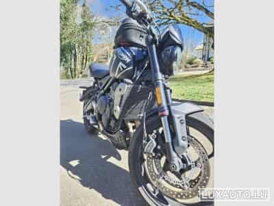 Triumph Trident Quick shifter, Heated grips, Bugspoiler, Engine guard, Bluet (2021) - Foto 10