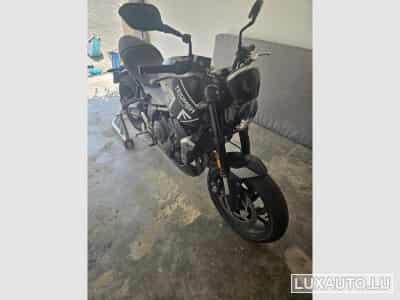 Triumph Trident Quick shifter, Heated grips, Bugspoiler, Engine guard, Bluet (2021) - Foto 4