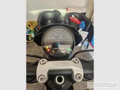 Triumph Trident Quick shifter, Heated grips, Bugspoiler, Engine guard, Bluet (2021) - Foto 7