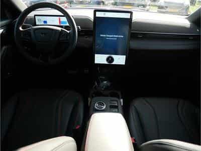 Ford Mustang Mach-E Premium AWD 99kWh Extended Range 351ch/258kW - A1 (2025) - Foto 4