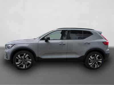 Volvo XC40 (2025) - Photo 2