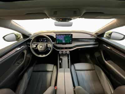 Skoda Superb L&K+DSG+Stand.H+AHK+LM19 (2025) - Photo 2