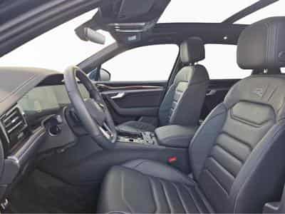 VW Touareg R-LINE (2024) - Photo 9