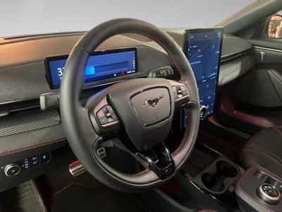 Ford Mustang Mach-E AWD (2022) - Photo 8