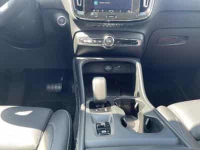 Volvo XC40 B3 Core / Essence (2024) - Foto 6