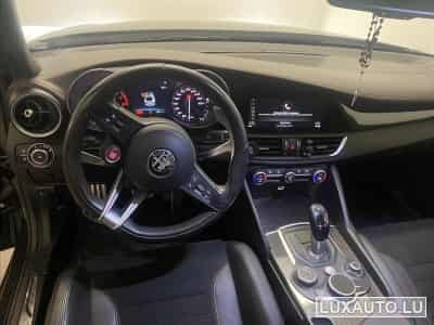 Alfa-Romeo Giulia 2.9 bi turbo 510cv Quadrifoglio (2018) - Photo 3