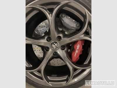 Alfa-Romeo Giulia 2.9 bi turbo 510cv Quadrifoglio (2018) - Photo 8