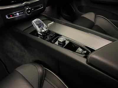 Volvo XC60 Plus Dark (2022) - Photo 5