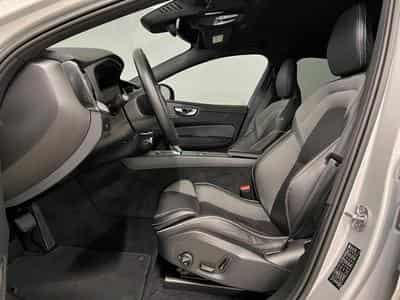 Volvo XC60 Plus Dark (2022) - Photo 6