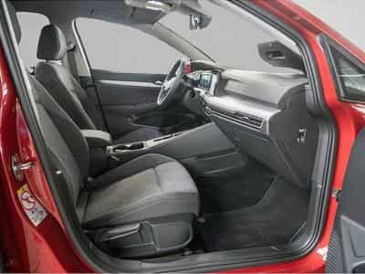 VW Golf (2024) - Photo 2