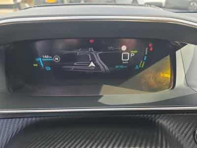 PEUGEOT 2008 e-2008 136ch GT (2022) - Photo 2