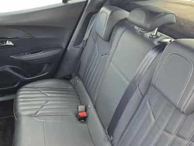 PEUGEOT 2008 e-2008 136ch GT (2022) - Photo 3