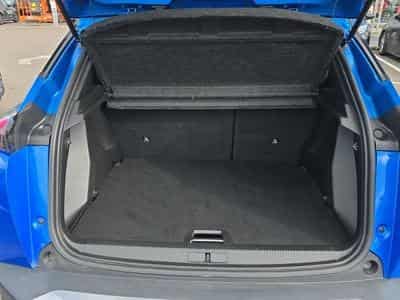 PEUGEOT 2008 e-2008 136ch GT (2022) - Photo 4