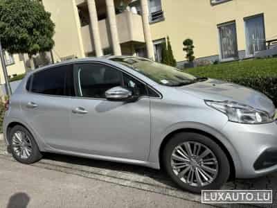 Peugeot 208 Pack Allure (2018) - Photo 1