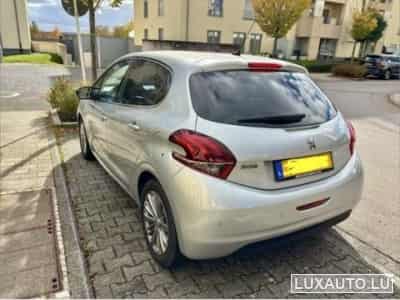 Peugeot 208 Pack Allure (2018) - Photo 2