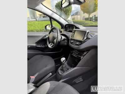 Peugeot 208 Pack Allure (2018) - Photo 9