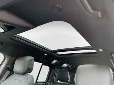 Land-Rover Defender D300 110 X-Dynamic HSE +22 ZOLL +MATT +AHK +BLACK PACK (2025) - Photo 12