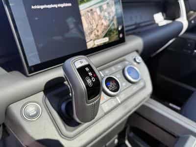 Land-Rover Defender D300 110 X-Dynamic HSE +22 ZOLL +MATT +AHK +BLACK PACK (2025) - Photo 14