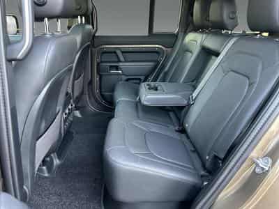 Land-Rover Defender 3.0 D300  X-Dynamic HSE +AHK +PANORAMADACH (2024) - Photo 8