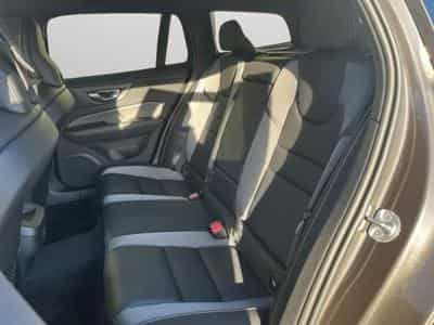 Volvo V60 B4 Plus Dark / Diesel (2023) - Photo 13