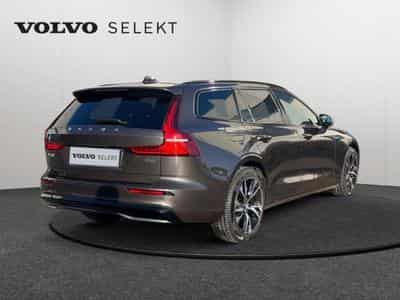 Volvo V60 B4 Plus Dark / Diesel (2023) - Photo 2