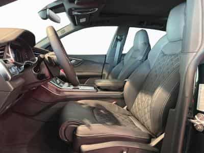 Audi Q8 SUV quattro Exclusive color (2025) - Photo 10