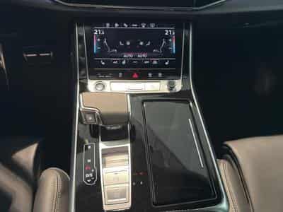 Audi Q8 SUV quattro Exclusive color (2025) - Photo 14