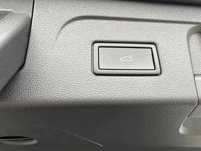 VW Touran R-LINE (2025) - Photo 8