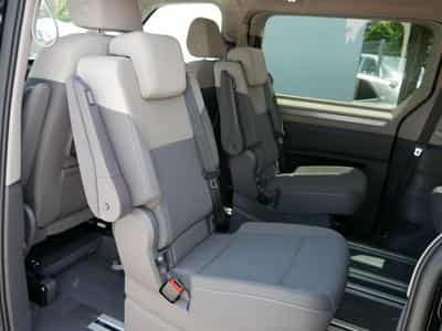 VW T7 Life 2.0 TDI (2025) - Foto 9