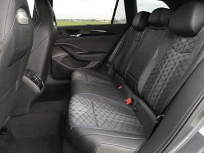 VW Passat Variant 2.0 TDI 142 kW 4Motion R-Line (2026) - Photo 10