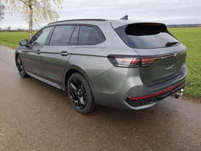 VW Passat Variant 2.0 TDI 142 kW 4Motion R-Line (2026) - Photo 3