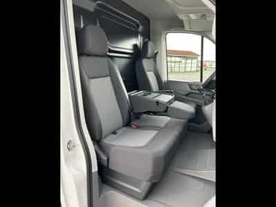 VW Crafter 35 2.0 TDI (2024) - Foto 6