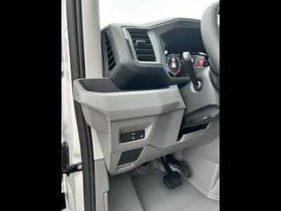 VW Crafter 35 2.0 TDI (2025) - Photo 4
