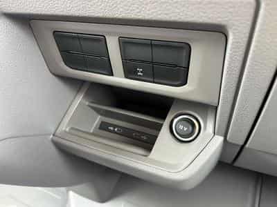 VW Crafter 35 2.0 TDI (2025) - Photo 9