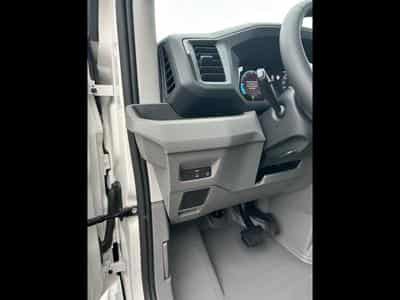 VW Crafter 35 2.0 TDI (2025) - Photo 4
