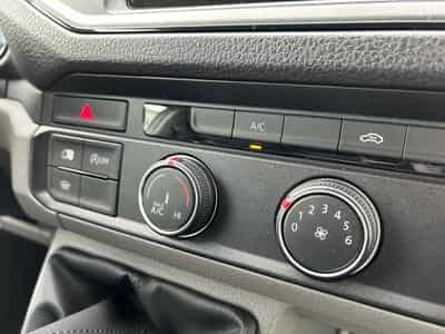 VW Crafter 30 2.0 TDI (2024) - Photo 9