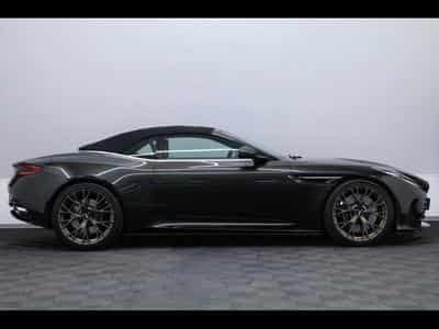 Aston-Martin DB12 V8 VOLANTE (2024) - Photo 3