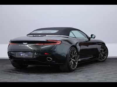 Aston-Martin DB12 V8 VOLANTE (2024) - Photo 6