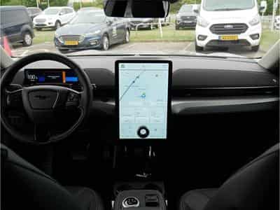 Ford Mustang Mach-E RWD 99kWh Extended Range 294ch/216kW - GAR 06/2030 (2022) - Foto 5